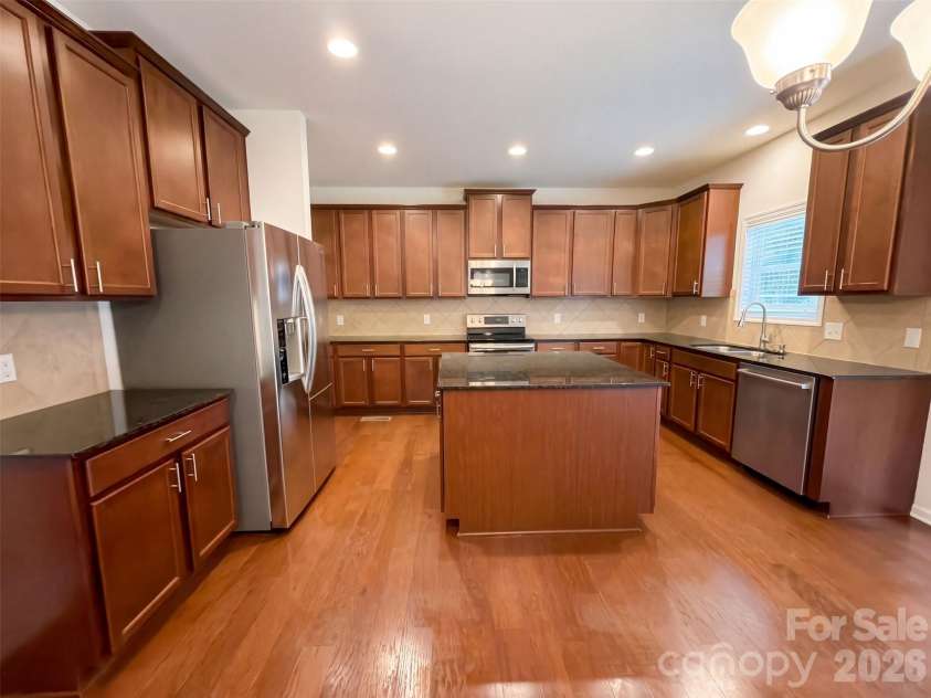 330 Windy Pine Drive, Lake Wylie, SC 29710.  MLS# CAR4429449, YatesRealty ID 53550. 
