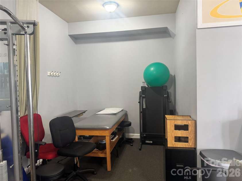 2064 Ayrsley Town Boulevard, Charlotte, NC 28273.  MLS# CAR4429418, YatesRealty ID 53552. Unit A Physical Therapy office