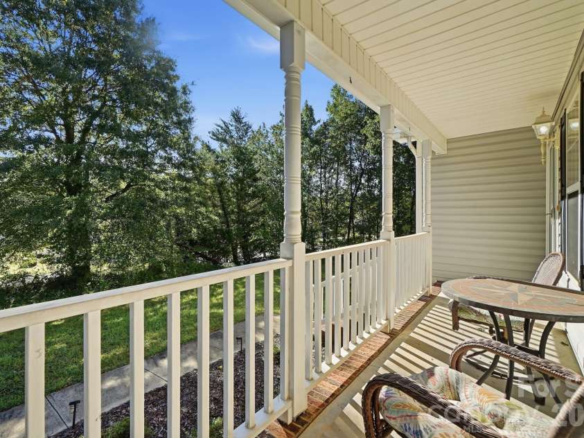 3649 Navajo Drive, Maiden, NC 28650.  MLS# CAR4429338, YatesRealty ID 53554. 
