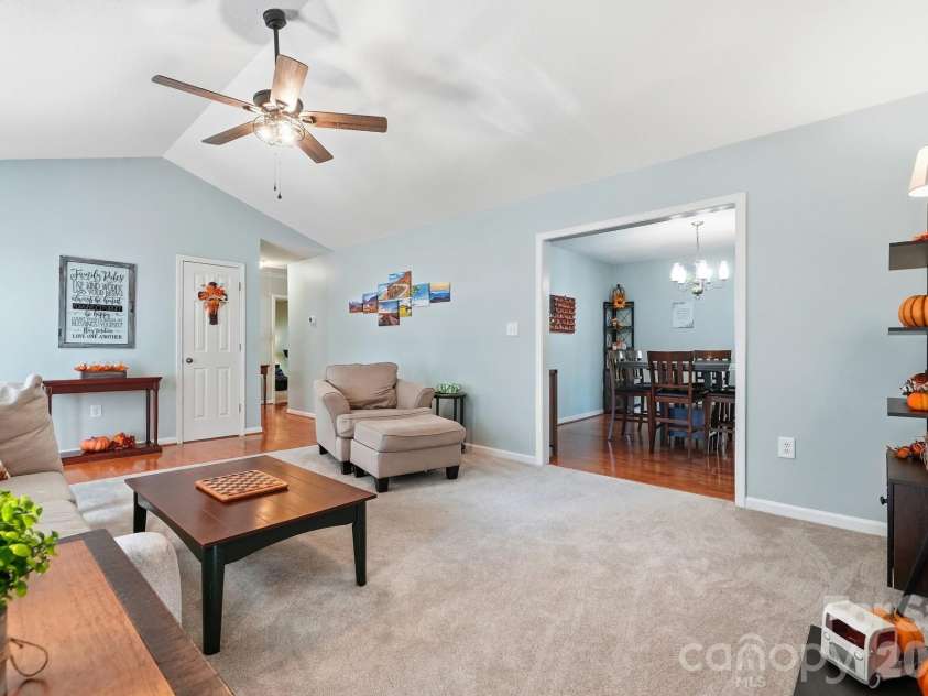 3649 Navajo Drive, Maiden, NC 28650.  MLS# CAR4429338, YatesRealty ID 53554. 