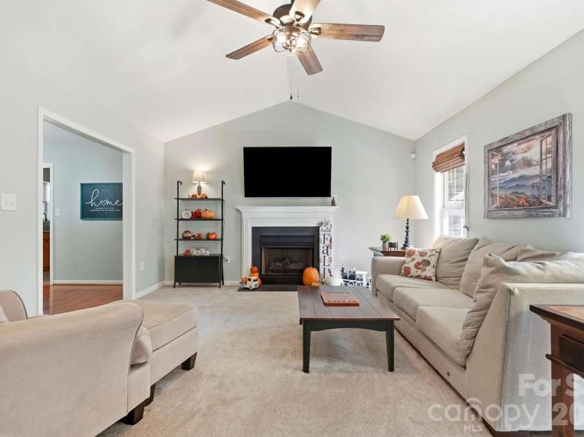 3649 Navajo Drive, Maiden, NC 28650.  MLS# CAR4429338, YatesRealty ID 53554. 