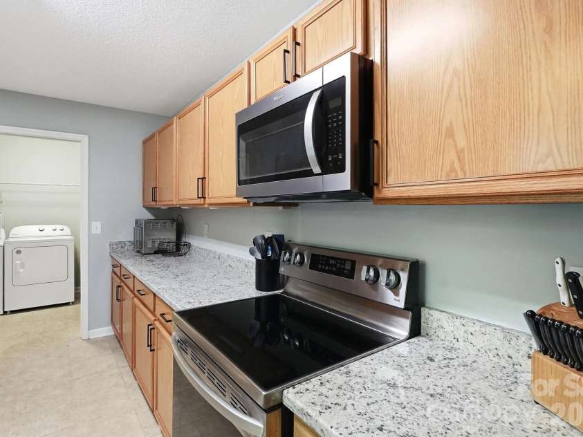 3649 Navajo Drive, Maiden, NC 28650.  MLS# CAR4429338, YatesRealty ID 53554. 