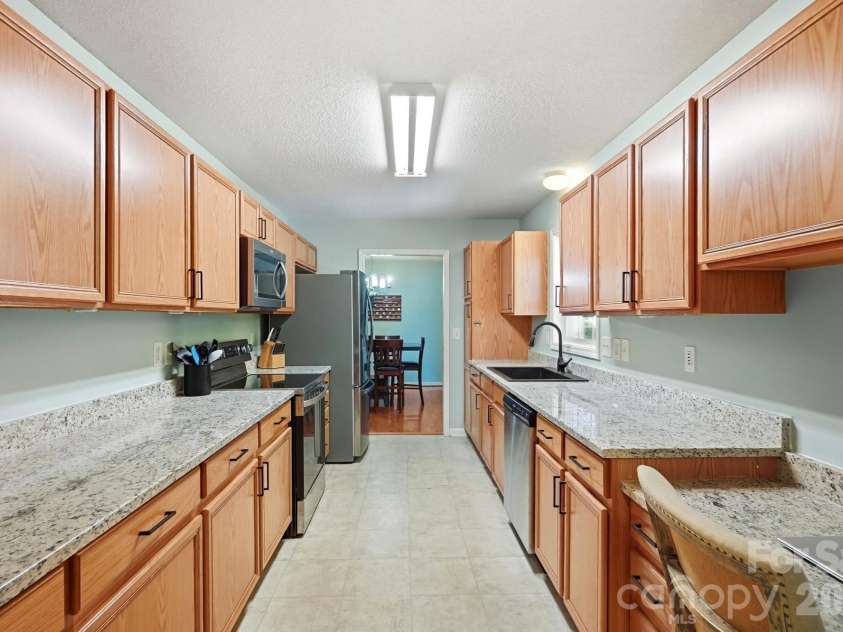 3649 Navajo Drive, Maiden, NC 28650.  MLS# CAR4429338, YatesRealty ID 53554. 