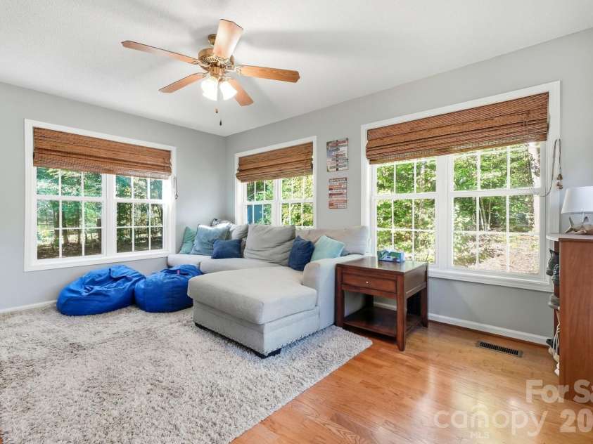 3649 Navajo Drive, Maiden, NC 28650.  MLS# CAR4429338, YatesRealty ID 53554. 