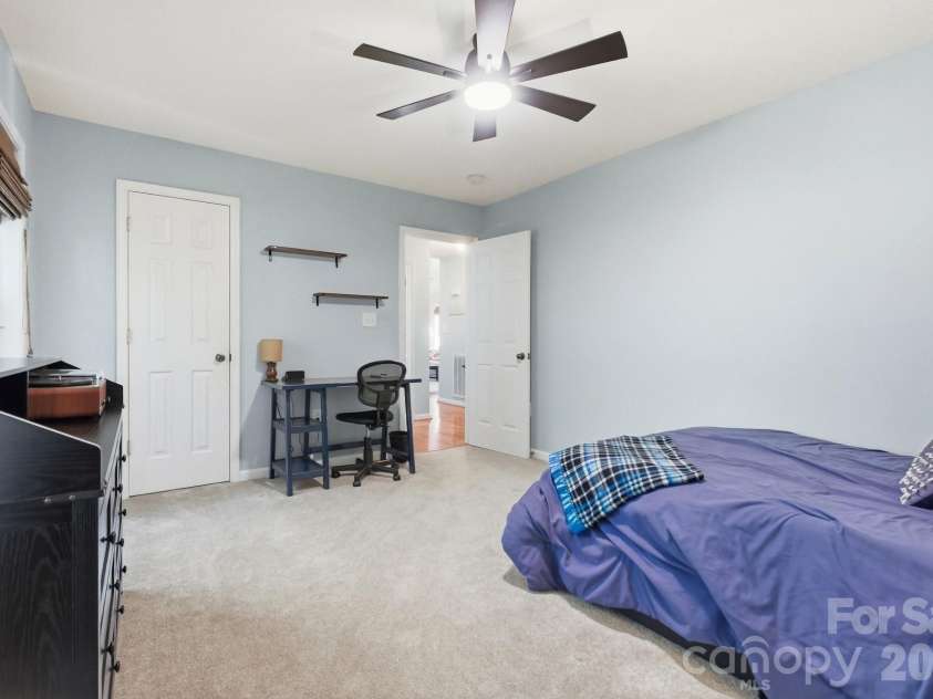 3649 Navajo Drive, Maiden, NC 28650.  MLS# CAR4429338, YatesRealty ID 53554. 