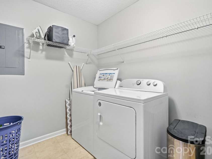 3649 Navajo Drive, Maiden, NC 28650.  MLS# CAR4429338, YatesRealty ID 53554. 