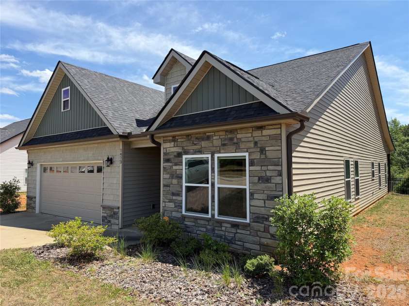 1473 Pleasant School Road, Gaffney, SC 29341.  MLS# CAR4429428, YatesRealty ID 53555. 