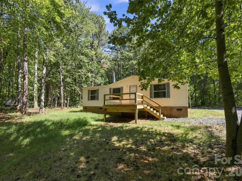 1325 Smith Woods Lane, Hickory Grove, SC 29717.  MLS# CAR4428431, YatesRealty ID 53556. 
