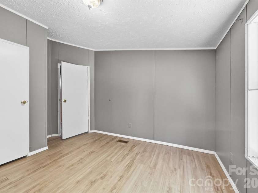 1325 Smith Woods Lane, Hickory Grove, SC 29717.  MLS# CAR4428431, YatesRealty ID 53556. 