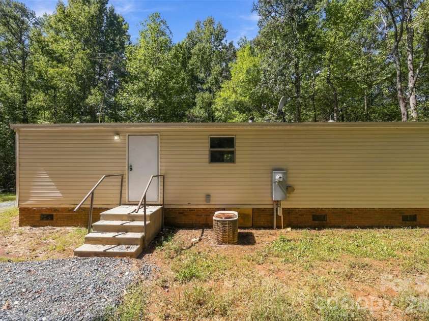 1325 Smith Woods Lane, Hickory Grove, SC 29717.  MLS# CAR4428431, YatesRealty ID 53556. 