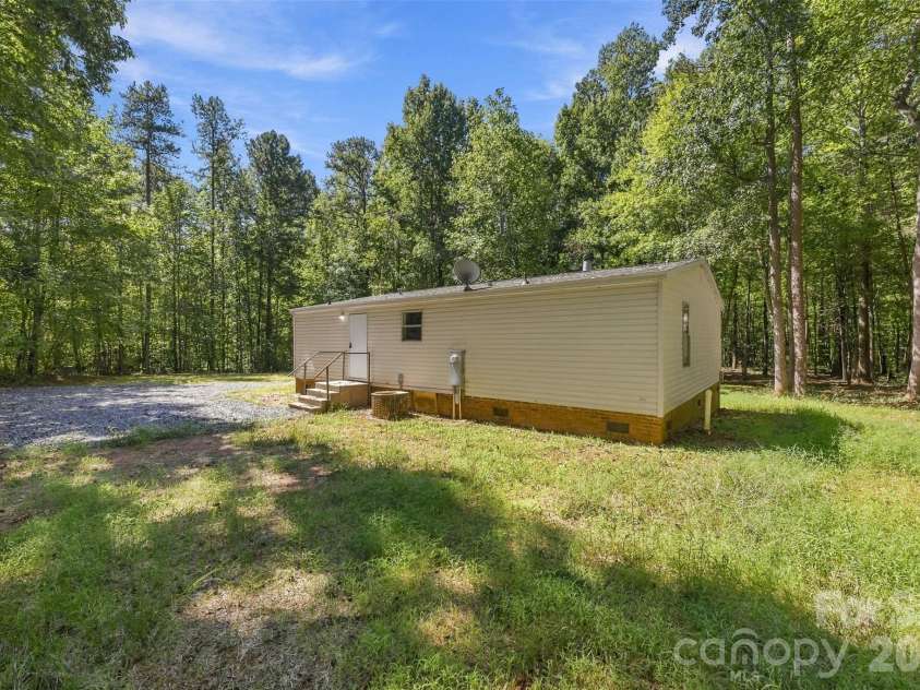 1325 Smith Woods Lane, Hickory Grove, SC 29717.  MLS# CAR4428431, YatesRealty ID 53556. 