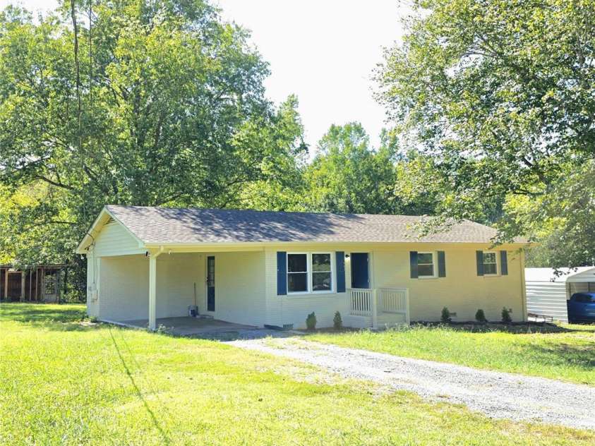 582 Winter Park Drive, Shelby, NC 28152.  MLS# CAR4429067, YatesRealty ID 53558. 