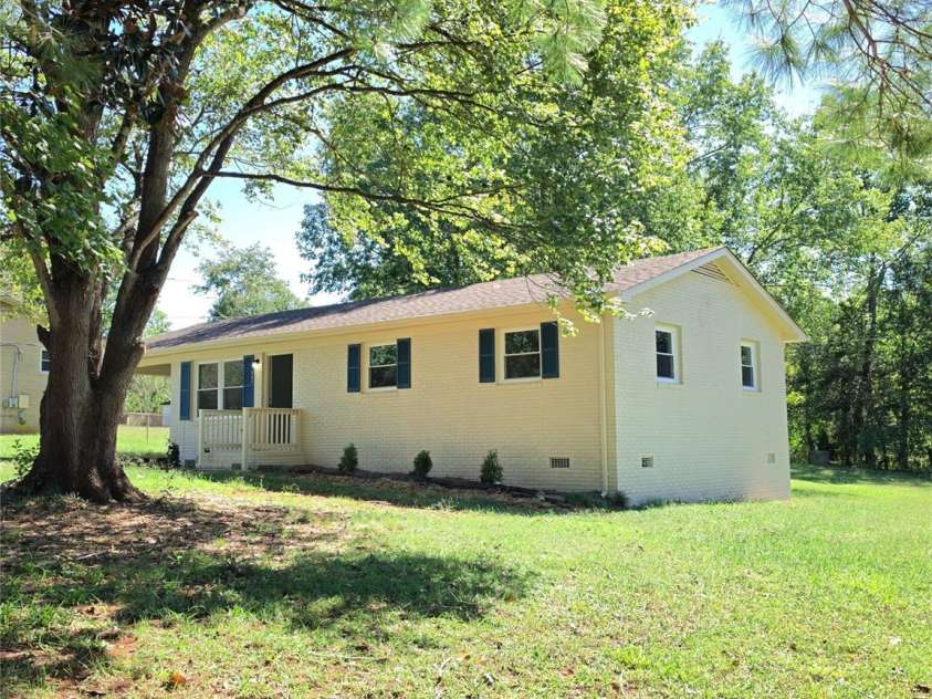 582 Winter Park Drive, Shelby, NC 28152.  MLS# CAR4429067, YatesRealty ID 53558. 