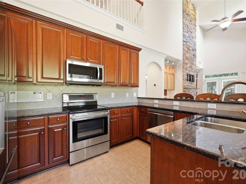411 Halyard Lane, Tega Cay, SC 29708.  MLS# CAR4429046, YatesRealty ID 53559. Kitchen