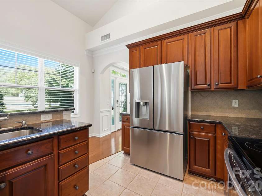 411 Halyard Lane, Tega Cay, SC 29708.  MLS# CAR4429046, YatesRealty ID 53559. Kitchen
