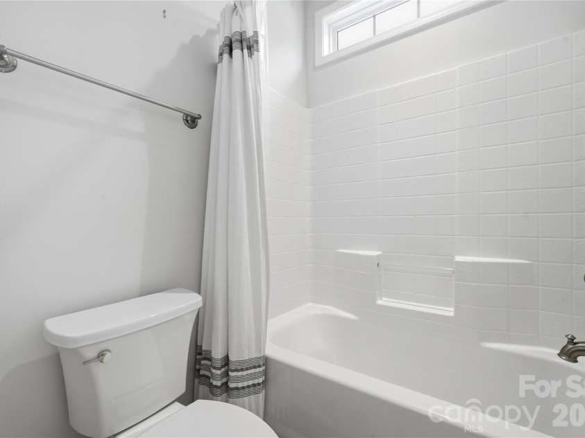 411 Halyard Lane, Tega Cay, SC 29708.  MLS# CAR4429046, YatesRealty ID 53559. Upper Level Full Bath