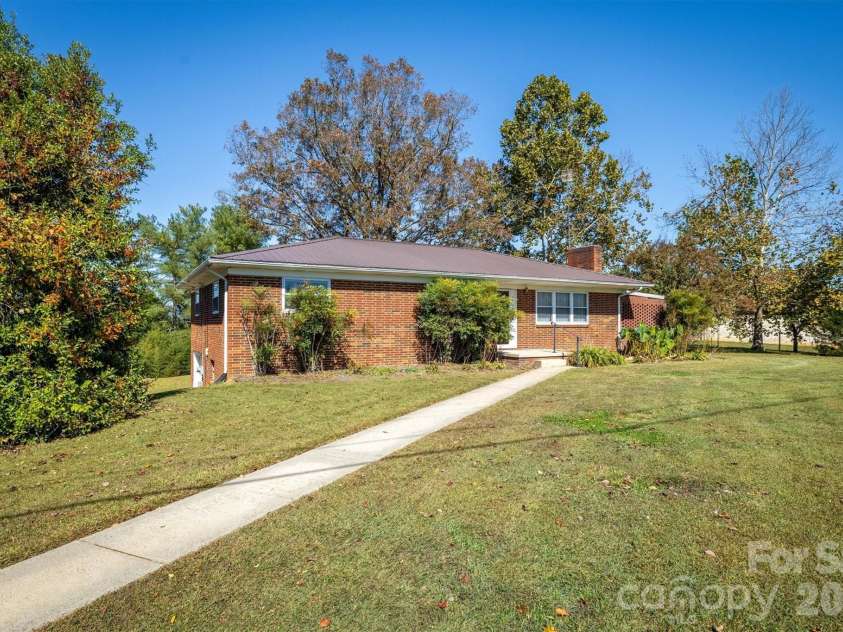 2106 Enon Road, Morganton, NC 28655.  MLS# CAR4314622, YatesRealty ID 5356. 