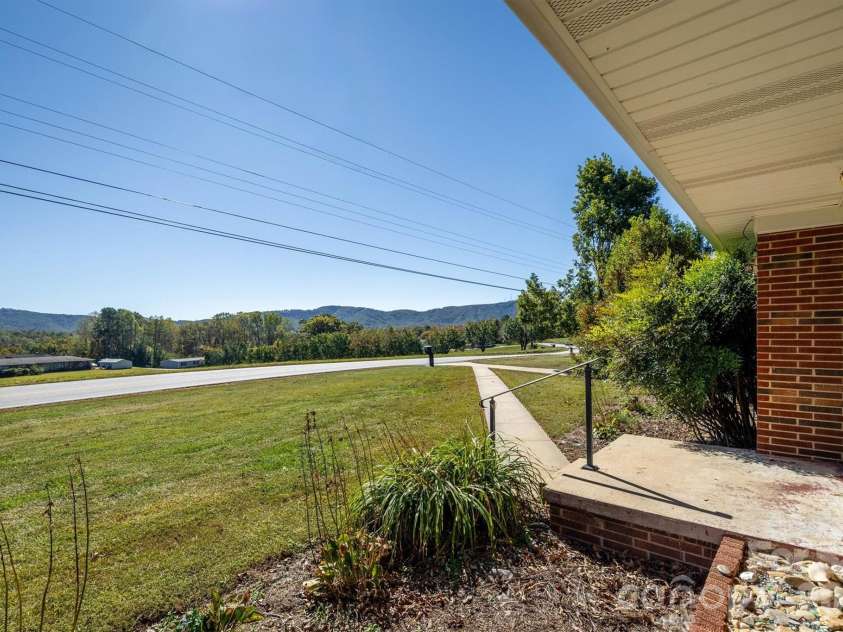2106 Enon Road, Morganton, NC 28655.  MLS# CAR4314622, YatesRealty ID 5356. 