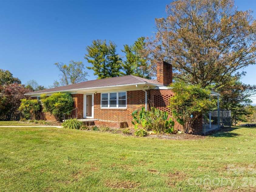 2106 Enon Road, Morganton, NC 28655.  MLS# CAR4314622, YatesRealty ID 5356. 