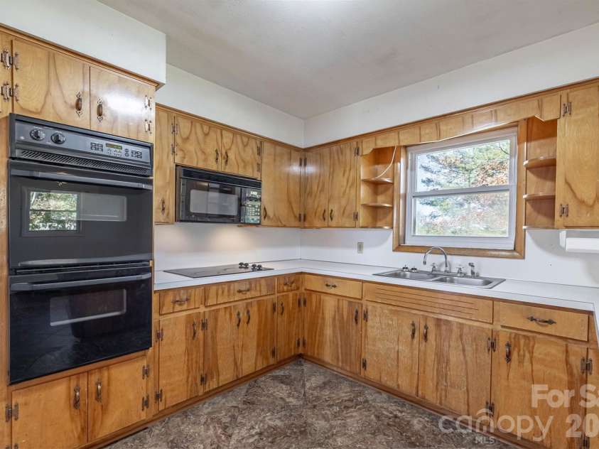 2106 Enon Road, Morganton, NC 28655.  MLS# CAR4314622, YatesRealty ID 5356. 