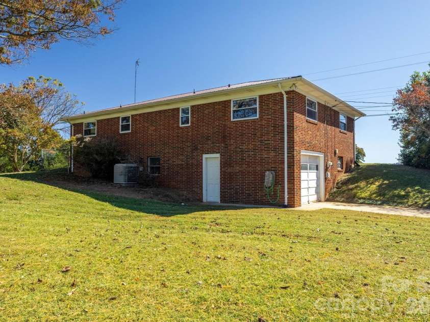 2106 Enon Road, Morganton, NC 28655.  MLS# CAR4314622, YatesRealty ID 5356. 