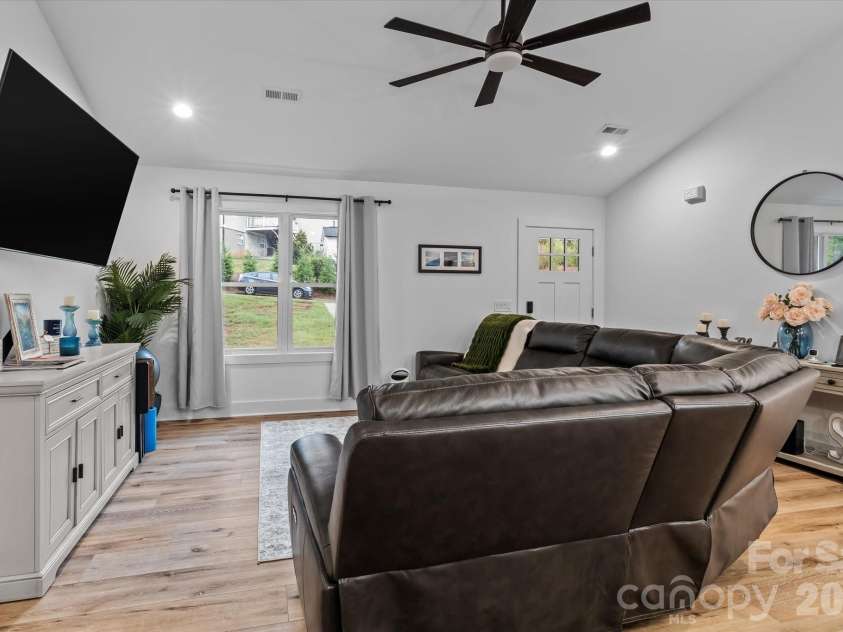 110 Yadkin River Road, Statesville, NC 28625.  MLS# CAR4428286, YatesRealty ID 53560. 