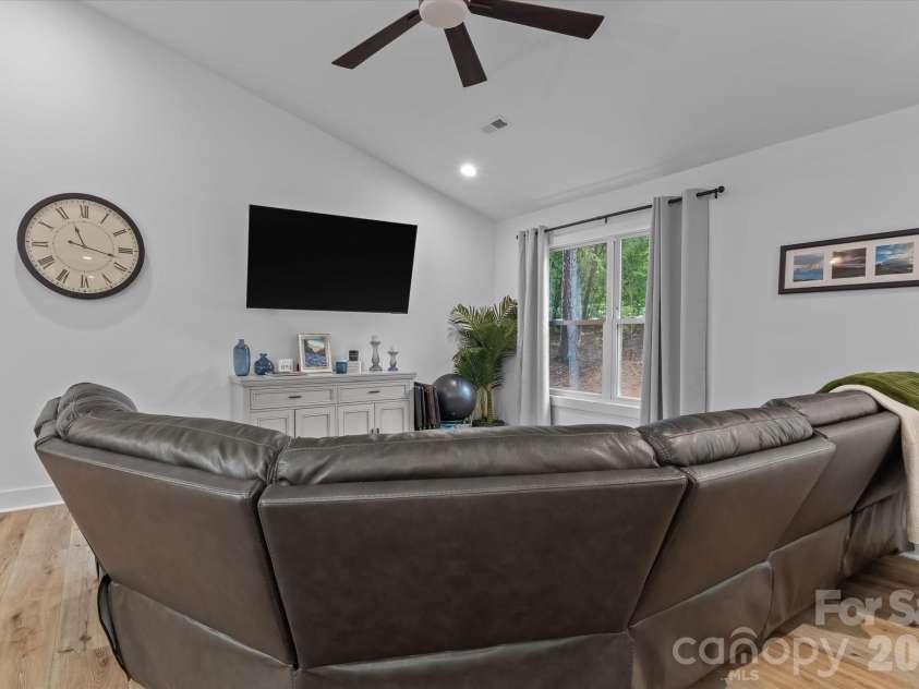 110 Yadkin River Road, Statesville, NC 28625.  MLS# CAR4428286, YatesRealty ID 53560. 