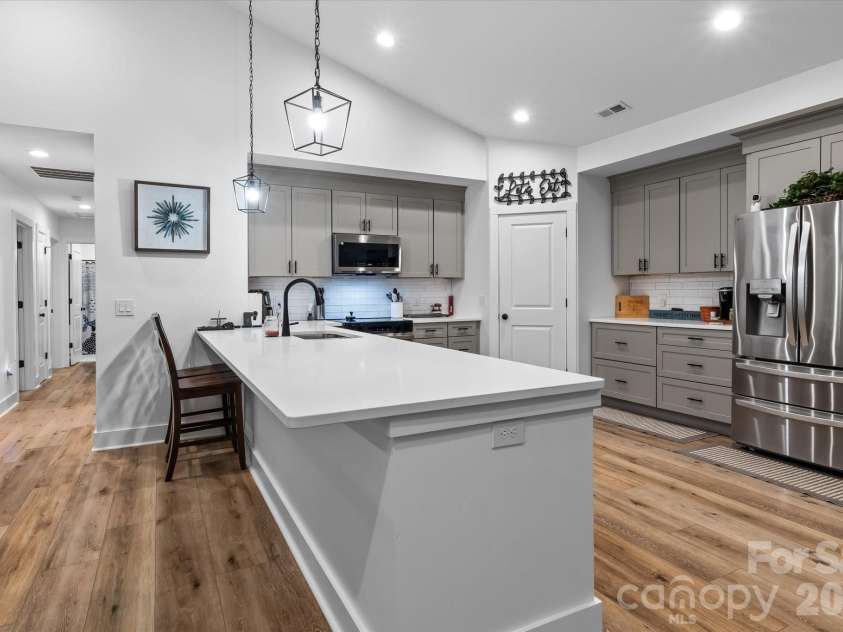 110 Yadkin River Road, Statesville, NC 28625.  MLS# CAR4428286, YatesRealty ID 53560. 