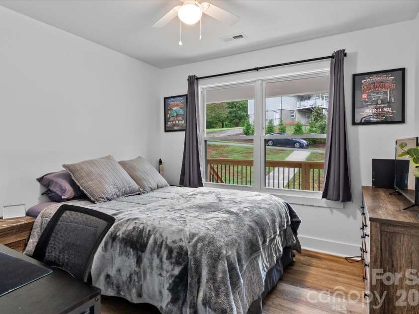 110 Yadkin River Road, Statesville, NC 28625.  MLS# CAR4428286, YatesRealty ID 53560. 