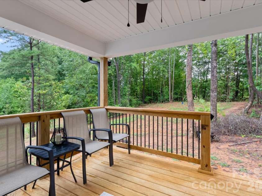 110 Yadkin River Road, Statesville, NC 28625.  MLS# CAR4428286, YatesRealty ID 53560. 
