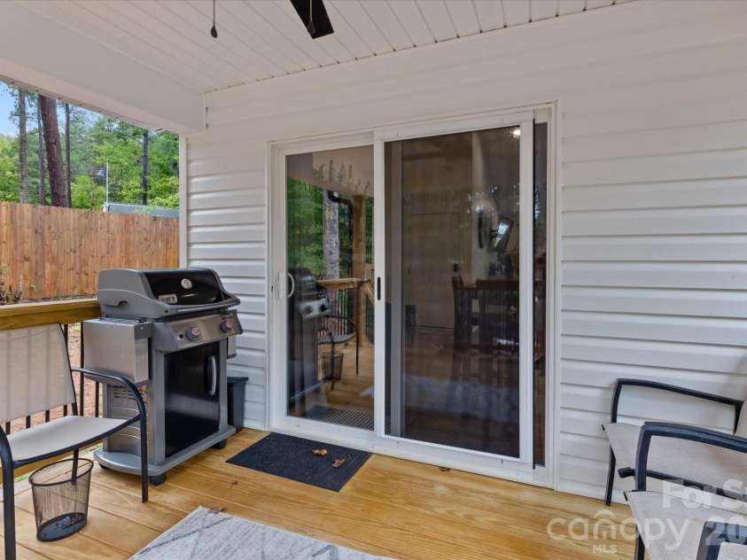 110 Yadkin River Road, Statesville, NC 28625.  MLS# CAR4428286, YatesRealty ID 53560. 