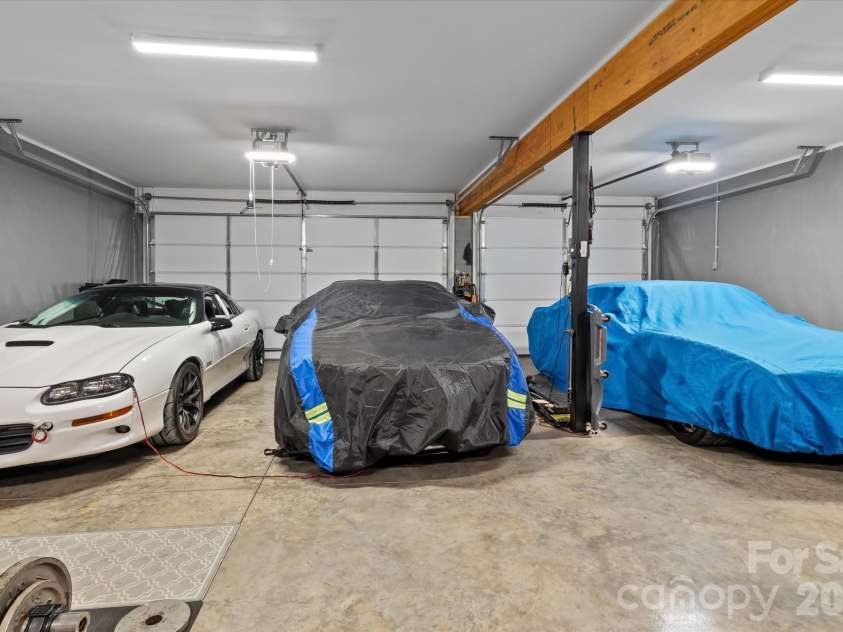 110 Yadkin River Road, Statesville, NC 28625.  MLS# CAR4428286, YatesRealty ID 53560. 