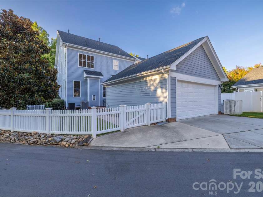 116 Gresham Lane, Mooresville, NC 28117.  MLS# CAR4429010, YatesRealty ID 53561. 