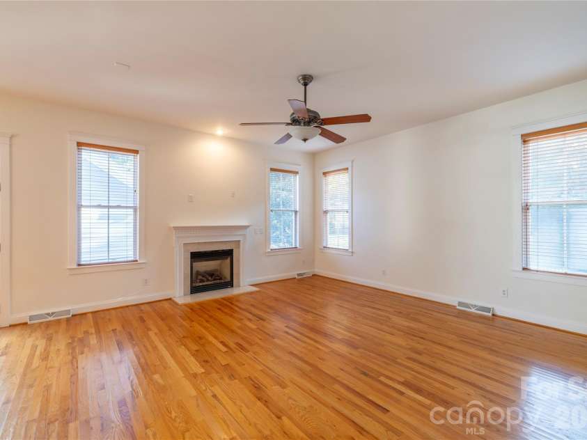 116 Gresham Lane, Mooresville, NC 28117.  MLS# CAR4429010, YatesRealty ID 53561. 