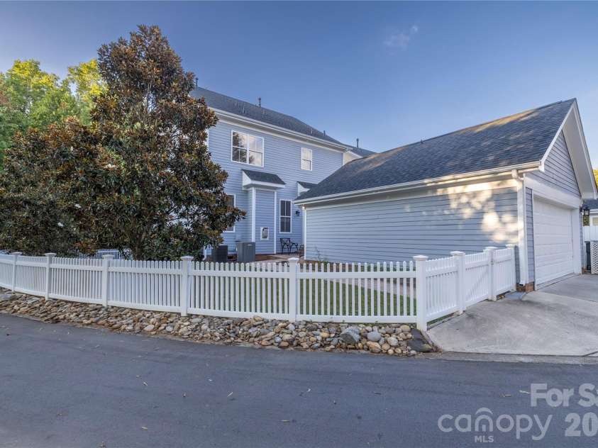 116 Gresham Lane, Mooresville, NC 28117.  MLS# CAR4429010, YatesRealty ID 53561. 