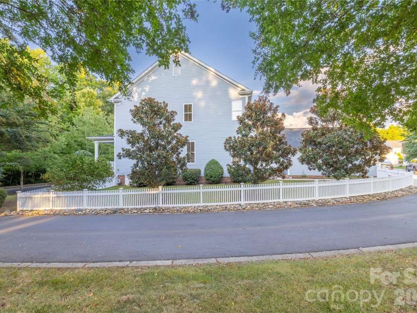 116 Gresham Lane, Mooresville, NC 28117.  MLS# CAR4429010, YatesRealty ID 53561. 