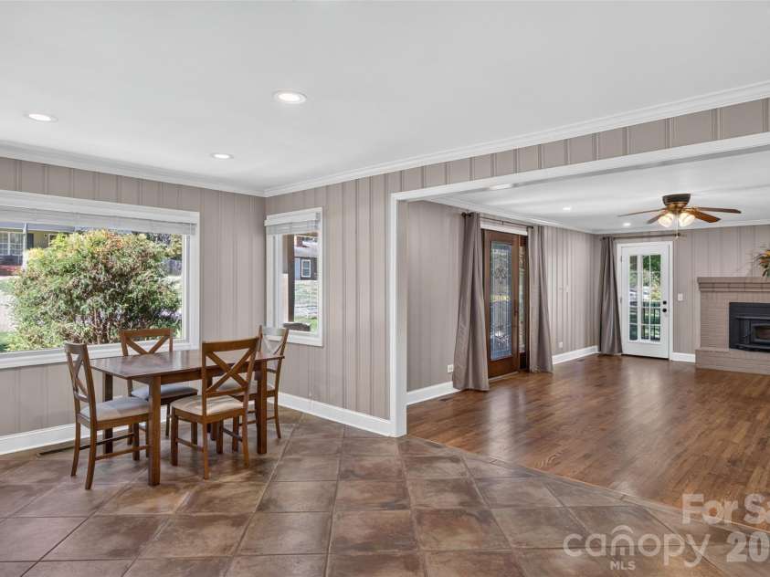 117 Edgewood Avenue, Landrum, SC 29356.  MLS# CAR4429476, YatesRealty ID 53562. 