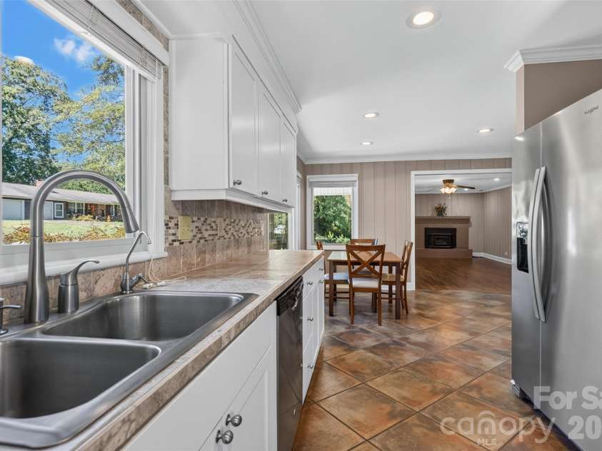 117 Edgewood Avenue, Landrum, SC 29356.  MLS# CAR4429476, YatesRealty ID 53562. 