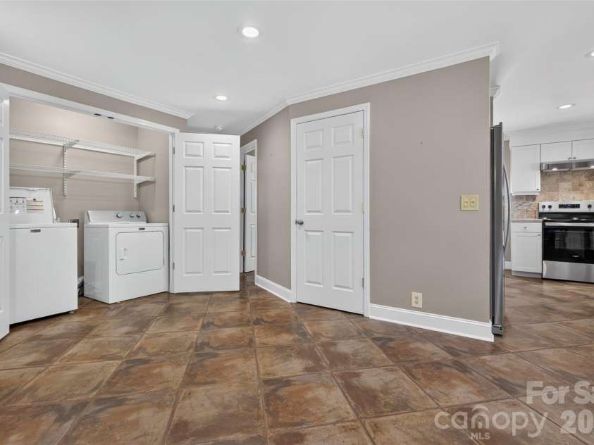 117 Edgewood Avenue, Landrum, SC 29356.  MLS# CAR4429476, YatesRealty ID 53562. 