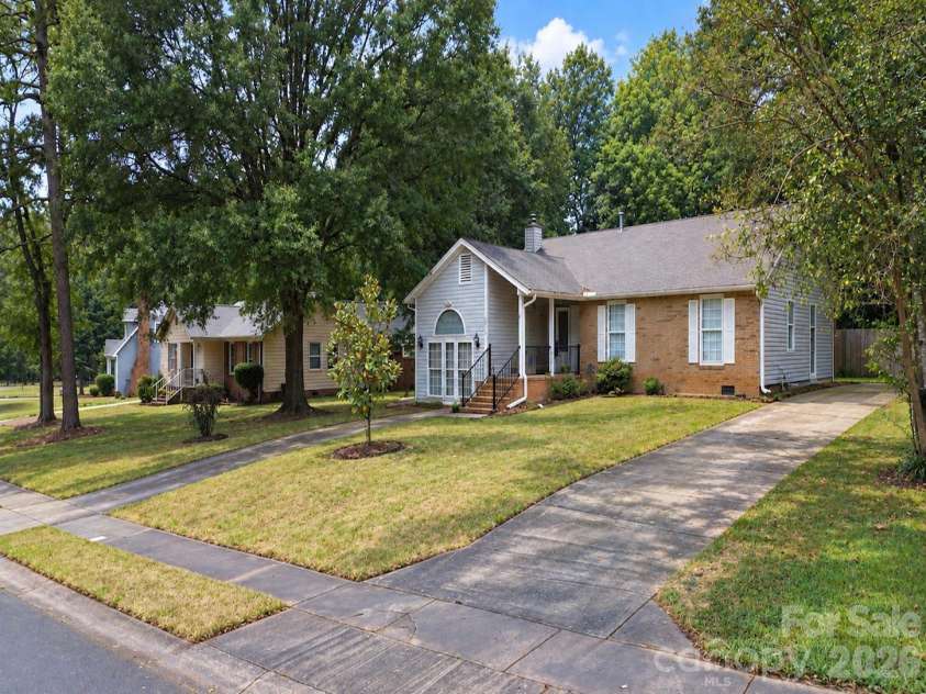 6501 Old Meadow Road, Charlotte, NC 28227.  MLS# CAR4425844, YatesRealty ID 53564. 