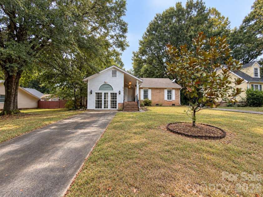 6501 Old Meadow Road, Charlotte, NC 28227.  MLS# CAR4425844, YatesRealty ID 53564. 