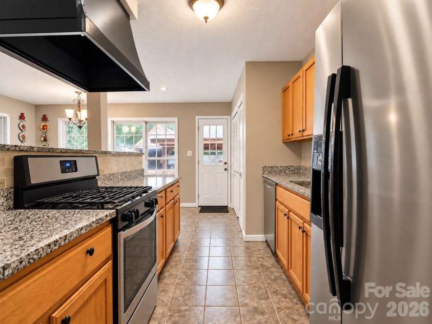6501 Old Meadow Road, Charlotte, NC 28227.  MLS# CAR4425844, YatesRealty ID 53564. 