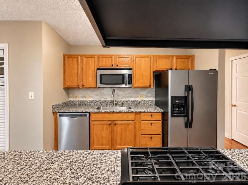 6501 Old Meadow Road, Charlotte, NC 28227.  MLS# CAR4425844, YatesRealty ID 53564. 