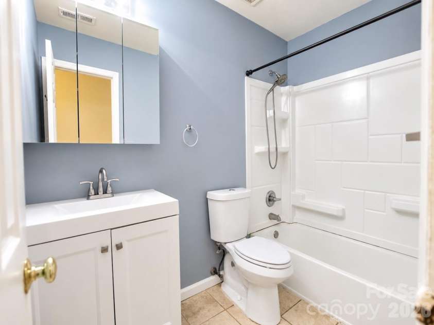 6501 Old Meadow Road, Charlotte, NC 28227.  MLS# CAR4425844, YatesRealty ID 53564. 