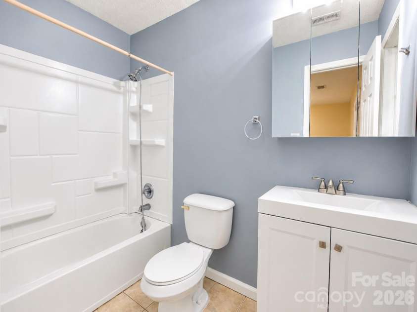 6501 Old Meadow Road, Charlotte, NC 28227.  MLS# CAR4425844, YatesRealty ID 53564. 