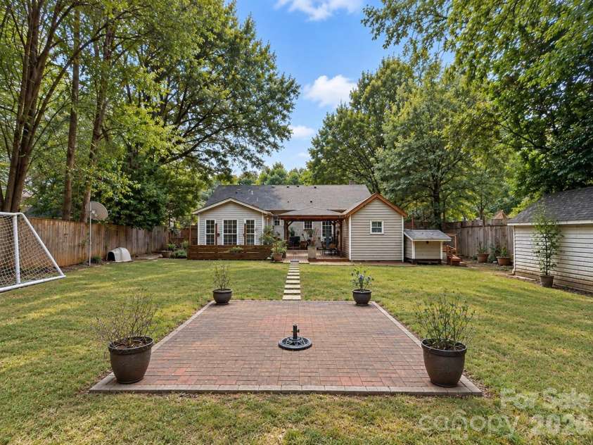 6501 Old Meadow Road, Charlotte, NC 28227.  MLS# CAR4425844, YatesRealty ID 53564. 