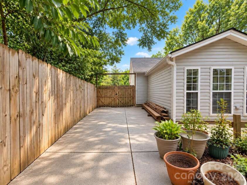 6501 Old Meadow Road, Charlotte, NC 28227.  MLS# CAR4425844, YatesRealty ID 53564. 