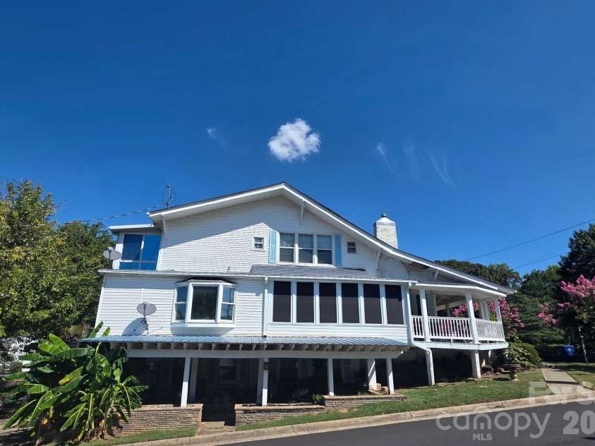 113 Central Avenue, Belmont, NC 28012.  MLS# CAR4422776, YatesRealty ID 53566. 