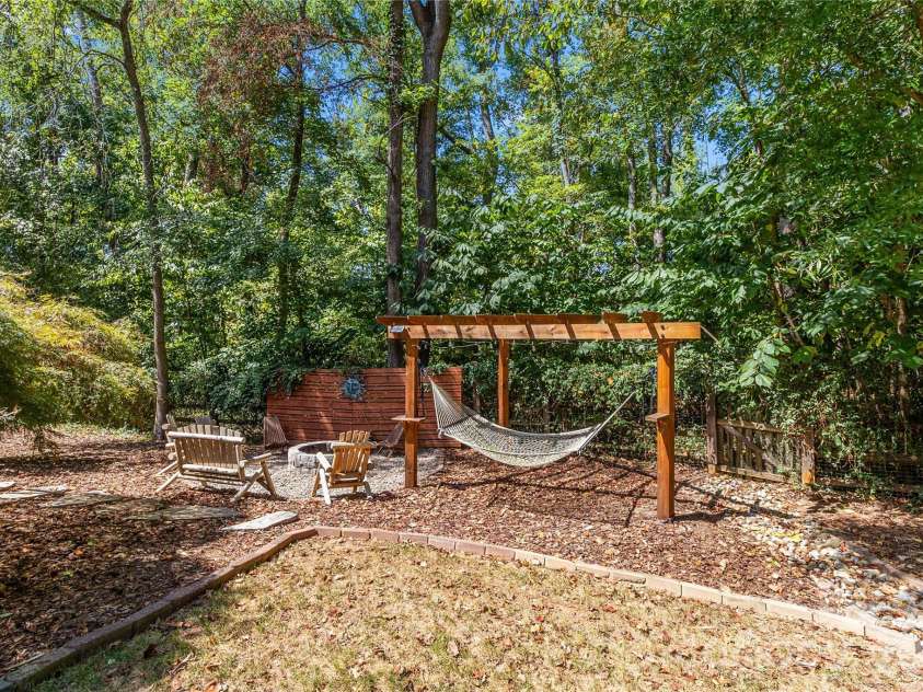 17442 Glassfield Drive, Huntersville, NC 28078.  MLS# CAR4422914, YatesRealty ID 53567. 
