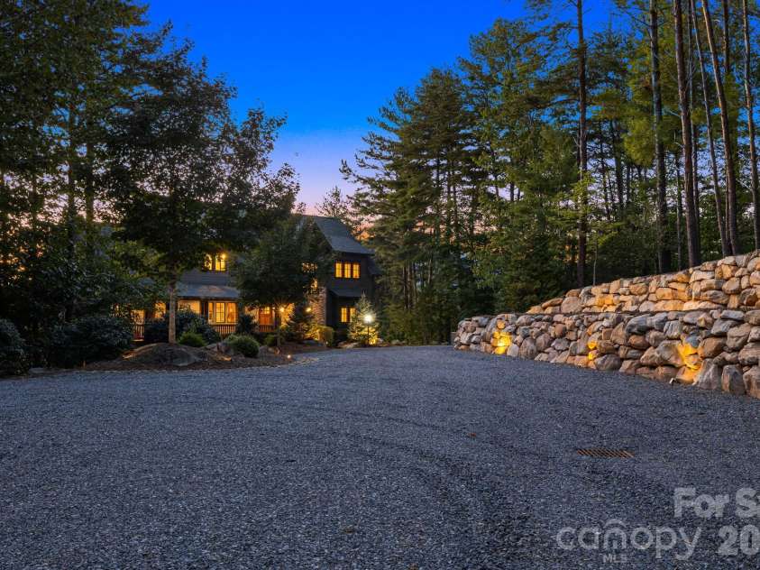 1264 Ten Whigs Ridge, Nebo, NC 28761.  MLS# CAR4426377, YatesRealty ID 53569. 